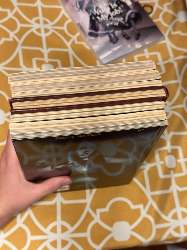 Sandman TPB 7 book Lot - Signed (6 books signed)